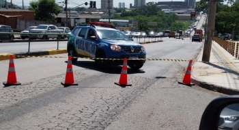 Ciclista morre após ser atropelado por viatura do Corpo de Bombeiros, em Goiânia